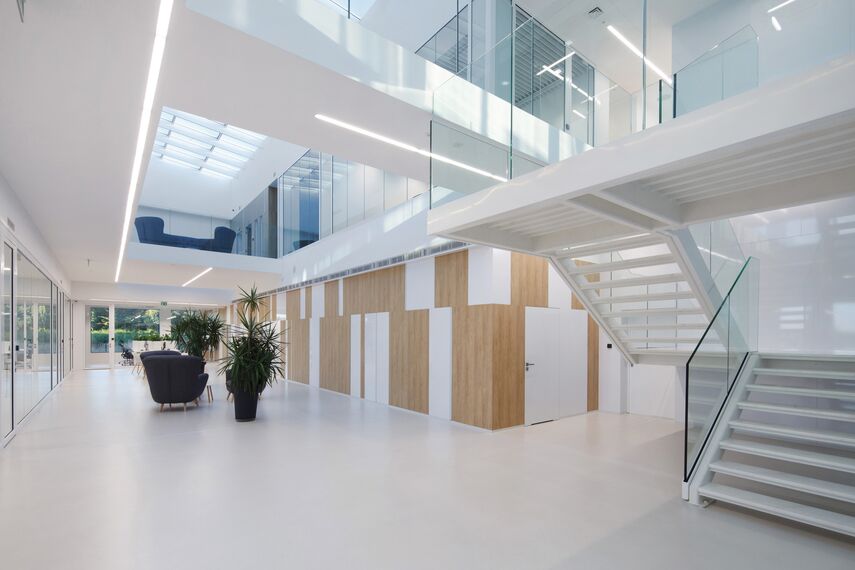 CW 50-HI Façades and ConceptSystem 59Pa Windows - Pivexin Technology Headquarter located in Babice, Poland