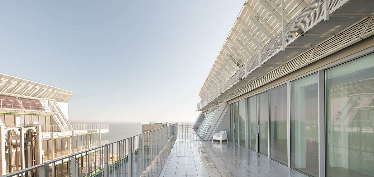 HiFinity Sliding & Folding, ConceptSystem 59Pa Doors, ConceptWall 50 Façades and SlimLine 38 Ferro Windows - Apartmentcomplex Prata Riverside village located in Lisbon, Portugal